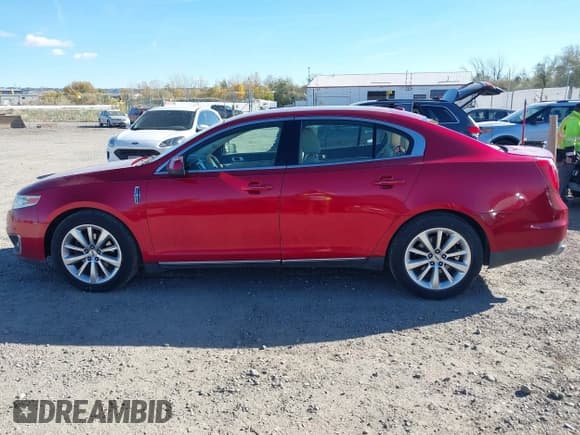 ✅ 2011 Lincoln MKS • VIN: 1LNHL9ER7BG604852 • Lot: 43563565. Listed on IAAI with 178,053 mi. Free auction sales archive from the USA and detailed vehicle history report at DreamBid. Image 15.