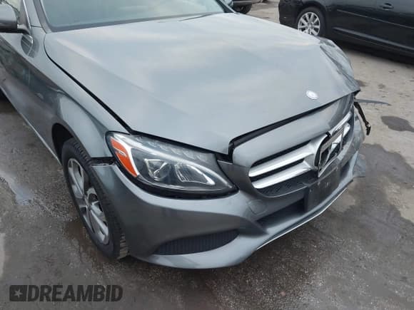 ✅ 2017 Mercedes-Benz C 300 • VIN: 55SWF4KB4HU209283 • Lot: 43716778. Listed on IAAI with 102,596 mi. Free auction sales archive from the USA and detailed vehicle history report at DreamBid. Image 6.