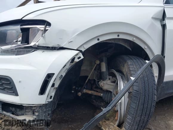 ✅ 2018 Volkswagen Tiguan SEL • VIN: 3VV2B7AX5JM164450 • Lot: 42191718. Wystawiony na IAAI z przebiegiem 68 556 mil. Bezpłatny archiwum sprzedaży aukcyjnych z USA i szczegółowy raport historii pojazdu na DreamBid. Zdjęcie 6.