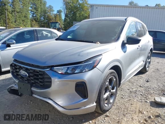 ✅ 2024 Ford Escape ST-Line • VIN: 1FMCU9MN8RUA26679 • Lot: 43486522. Wystawiony na IAAI z przebiegiem 26 490 mil. Bezpłatny archiwum sprzedaży aukcyjnych z USA i szczegółowy raport historii pojazdu na DreamBid. Zdjęcie 17.