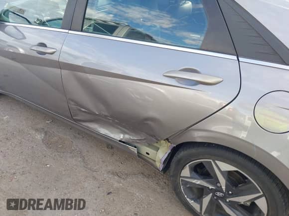 2021 Hyundai Elantra Limited with VIN KMHLN4AJ7MU006210, listed as a IAAI auction lot 43080687 with 30,548 mi miles and . Bid and sale history available at DreamBid. Image 6.