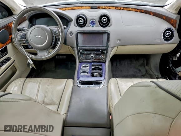 ✅ 2011 Jaguar XJ XJL • VIN: SAJWA2GB5BLV06954 • Lot: 94596825. Listed on Copart with 115,082 mi. Free auction sales archive from the USA and detailed vehicle history report at DreamBid. Image 8.
