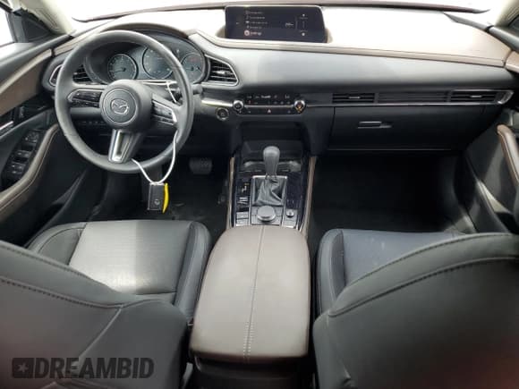 ✅ 2024 Mazda CX-30 Premium Plus • VIN: 3MVDMBEY7RM660898 • Lot: 70184335. Wystawiony na Copart z przebiegiem 2 524 mil. Bezpłatny archiwum sprzedaży aukcyjnych z USA i szczegółowy raport historii pojazdu na DreamBid. Zdjęcie 8.