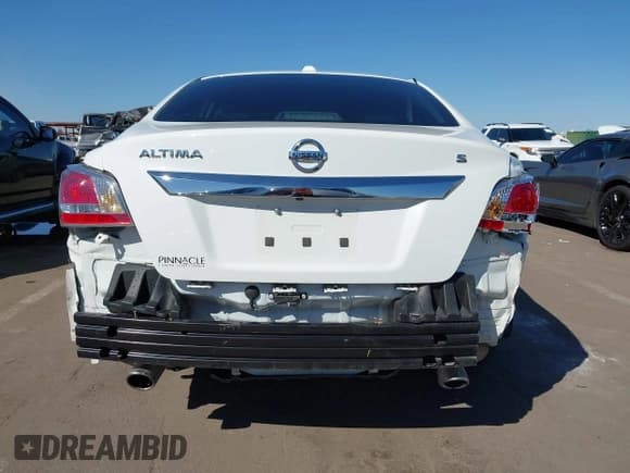 ✅ 2015 Nissan Altima 2.5 • VIN: 1N4AL3AP8FN386631 • Lot: 43387941. Listed on IAAI with Not provided. Free auction sales archive from the USA and detailed vehicle history report at DreamBid. Image 16.