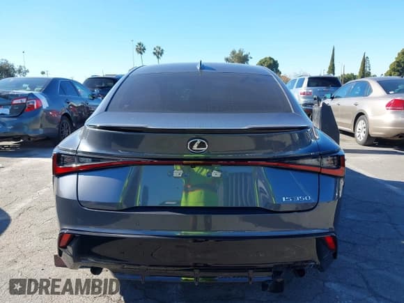 ✅ 2023 Lexus IS 350 F Sport • VIN: JTHGZ1B21P5062625 • Lot: 43898060. Wystawiony na IAAI z przebiegiem 27 635 mil. Bezpłatny archiwum sprzedaży aukcyjnych z USA i szczegółowy raport historii pojazdu na DreamBid. Zdjęcie 16.