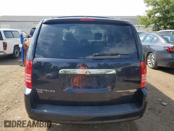 ✅ 2010 Chrysler Town & Country Touring Plus • VIN: 2A4RR8DX7AR382080 • Lot: 67371025. Wystawiony na Copart z przebiegiem 148 531 mil. Bezpłatny archiwum sprzedaży aukcyjnych z USA i szczegółowy raport historii pojazdu na DreamBid. Zdjęcie 6.