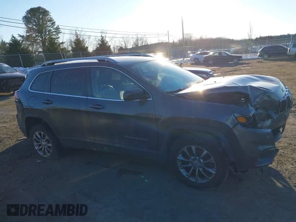 ✅ 2019 Jeep Cherokee Altitude • VIN: 1C4PJMLN0KD213357 • Lot: 41320886. Wystawiony na IAAI z przebiegiem 136 506 mil. Bezpłatny archiwum sprzedaży aukcyjnych z USA i szczegółowy raport historii pojazdu na DreamBid. Zdjęcie 13.