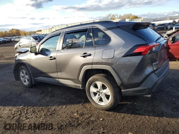✅ 2021 Toyota RAV4 XLE • VIN: 2T3W1RFV3MC089242 • Lot: 89717425. Wystawiony na Copart z przebiegiem 126 934 mil. Bezpłatny archiwum sprzedaży aukcyjnych z USA i szczegółowy raport historii pojazdu na DreamBid. Zdjęcie 2.