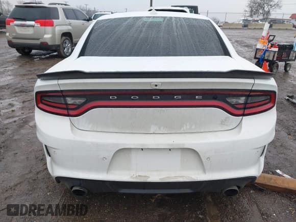 ✅ 2021 Dodge Charger Scat Pack Widebody • VIN: 2C3CDXGJ4MH527764 • Lot: 41555871. Wystawiony na IAAI z przebiegiem Nie podano. Bezpłatny archiwum sprzedaży aukcyjnych z USA i szczegółowy raport historii pojazdu na DreamBid. Zdjęcie 16.