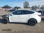 ✅ 2023 Tesla Model Y Long Range • VIN: 7SAYGDEE0PF631811 • Lot: 41400620. Wystawiony na IAAI z przebiegiem 81 358 mil. Bezpłatny archiwum sprzedaży aukcyjnych z USA i szczegółowy raport historii pojazdu na DreamBid. Zdjęcie 15.