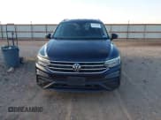 ✅ 2024 Volkswagen Tiguan S • VIN: 3VVFB7AX0RM114553 • Lot: 43248980. Wystawiony na IAAI z przebiegiem 11 509 mil. Bezpłatny archiwum sprzedaży aukcyjnych z USA i szczegółowy raport historii pojazdu na DreamBid. Zdjęcie 12.
