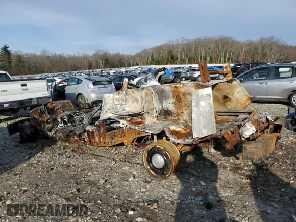 ✅ 2016 Ford F-150 XL • VIN: 1FTMF1E87GKD39924 • Lot: 81942254. Wystawiony na Copart z przebiegiem Nie podano. Bezpłatny archiwum sprzedaży aukcyjnych z USA i szczegółowy raport historii pojazdu na DreamBid. Zdjęcie 2.