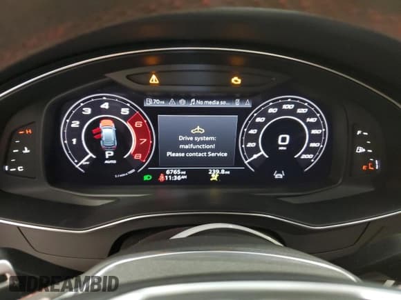 ✅ 2024 Audi RS 6 performance • VIN: WUA1DBF28RN906994 • Lot: 63445095. Wystawiony na Copart z przebiegiem 6 765 mil. Bezpłatny archiwum sprzedaży aukcyjnych z USA i szczegółowy raport historii pojazdu na DreamBid. Zdjęcie 9.