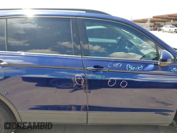 ✅ 2021 Volkswagen Tiguan S • VIN: 3VV1B7AX9MM042836 • Lot: 42591020. Wystawiony na IAAI z przebiegiem 75 042 mil. Bezpłatny archiwum sprzedaży aukcyjnych z USA i szczegółowy raport historii pojazdu na DreamBid. Zdjęcie 12.