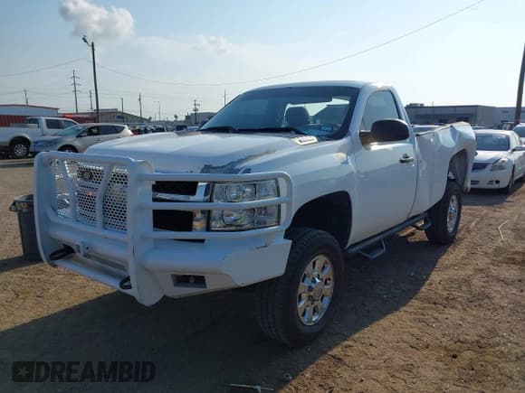 ✅ 2011 Chevrolet Silverado 2500HD Work Truck • VIN: 1GC0CVCG3BF227793 • Lot: 43047832. Wystawiony na IAAI z przebiegiem 239 112 mil. Bezpłatny archiwum sprzedaży aukcyjnych z USA i szczegółowy raport historii pojazdu na DreamBid. Zdjęcie 17.