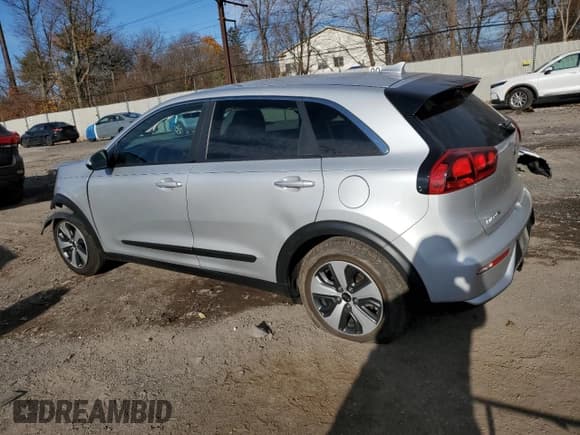 ✅ 2017 Kia Niro LX • VIN: KNDCB3LC3H5050212 • Лот: 93066995. Опубликован ранее на Copart с пробегом 85 195 миль. Бесплатный доступ к архиву аукционных продаж из США и подробный отчёт об истории автомобиля на DreamBid. Изображение 2.