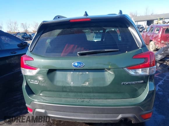 ✅ 2024 Subaru Forester Premium • VIN: JF2SKACC4RH408726 • Lot: 43552593. Listed on IAAI with 15,375 mi. Free auction sales archive from the USA and detailed vehicle history report at DreamBid. Image 17.