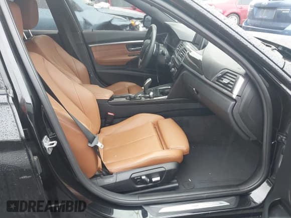 ✅ 2016 BMW 3 Series 328i xDrive • VIN: WBA8E3G59GNU03573 • Lot: 43174032. Listed on IAAI with 59,916 mi. Free auction sales archive from the USA and detailed vehicle history report at DreamBid. Image 5.