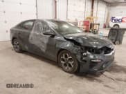 ✅ 2021 Kia Forte LXS • VIN: 3KPF24AD2ME412981 • Lot: 41498077. Wystawiony na IAAI z przebiegiem 38 319 mil. Bezpłatny archiwum sprzedaży aukcyjnych z USA i szczegółowy raport historii pojazdu na DreamBid. Zdjęcie 1.