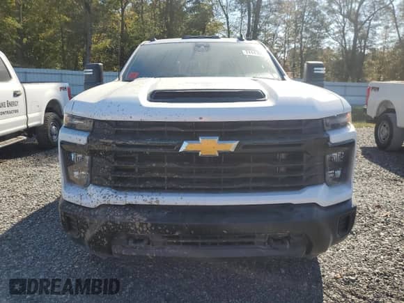 2024 Chevrolet Silverado 3500HD Work Truck z VIN 1GC4YSE76RF188206, wystawiony jako Copart lot #74440004 z przebiegiem Nie podano mil oraz Szkoda całkowita • Salvage title. Historia ofert i sprzedaży dostępna na DreamBid. Obrazek 5.