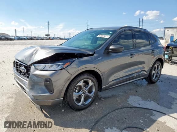 ✅ 2024 Ford Escape ST-Line • VIN: 1FMCU0MN4RUA15724 • Lot: 82097495. Wystawiony na Copart z przebiegiem 39 917 mil. Bezpłatny archiwum sprzedaży aukcyjnych z USA i szczegółowy raport historii pojazdu na DreamBid. Zdjęcie 1.