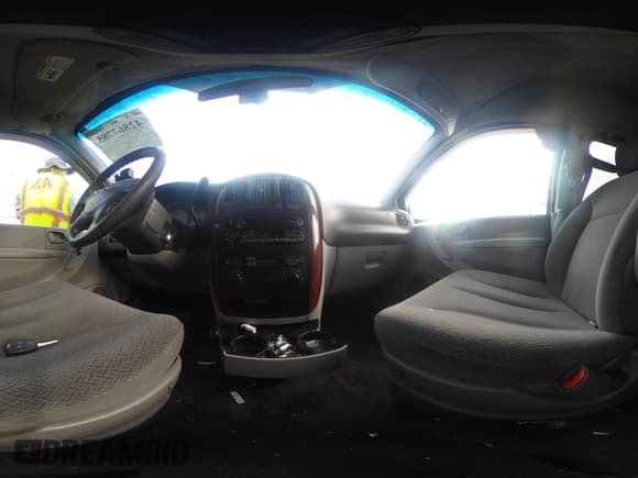 ✅ 2005 Chrysler Town & Country • VIN: 1C4GP45R35B391441 • Lot: 42867785. Listed on IAAI with 266,017 mi. Free auction sales archive from the USA and detailed vehicle history report at DreamBid. Image 18.