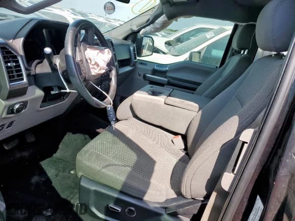 ✅ 2015 Ford F-150 XL • VIN: 1FTEX1CPXFKD76802 • Lot: 53342335. Listed on Copart with 118,986 mi. Free auction sales archive from the USA and detailed vehicle history report at DreamBid. Image 7.