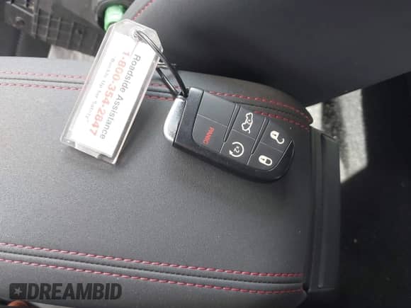 2024 Dodge Hornet R/T z VIN ZACPDFCW2R3A31979, wystawiony jako IAAI lot #42473241 z przebiegiem 34 332 mil mil oraz . Historia ofert i sprzedaży dostępna na DreamBid. Obrazek 11.