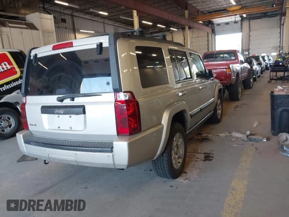 ✅ 2007 Jeep Commander Sport • VIN: 1J8HG48K87C661966 • Lot: 42107052. Listed on IAAI with 183,652 mi. Free auction sales archive from the USA and detailed vehicle history report at DreamBid. Image 4.