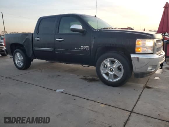 ✅ 2013 Chevrolet Silverado 1500 LT • VIN: 3GCPCSE05DG115320 • Lot: 83673434. Wystawiony na Copart z przebiegiem 125 957 mil. Bezpłatny archiwum sprzedaży aukcyjnych z USA i szczegółowy raport historii pojazdu na DreamBid. Zdjęcie 4.