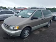 ✅ 1998 Toyota Sienna LE • VIN: 4T3ZF13C5WU046459 • Lot: 43052907. Listed on IAAI with 144,270 mi. Free auction sales archive from the USA and detailed vehicle history report at DreamBid. Image 2.