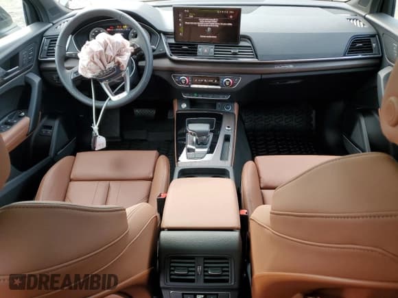 ✅ 2025 Audi Q5 S line Premium Plus • VIN: WA1E2AFY6S2025912 • Лот: 81230655. Опубликован ранее на Copart с пробегом 921 миль. Бесплатный доступ к архиву аукционных продаж из США и подробный отчёт об истории автомобиля на DreamBid. Изображение 8.