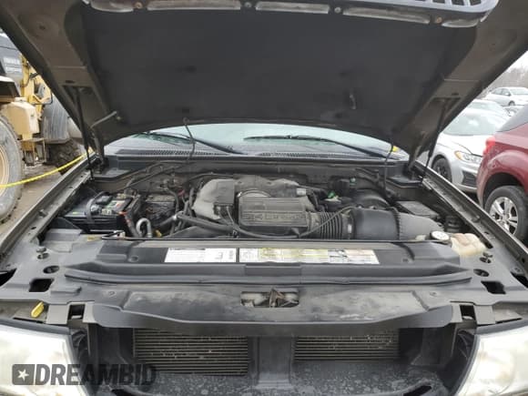 ✅ 2001 Lincoln Navigator • VIN: 5LMFU28R21LJ15849 • Lot: 47623695. Listed on Copart with 176,667 mi. Free auction sales archive from the USA and detailed vehicle history report at DreamBid. Image 12.