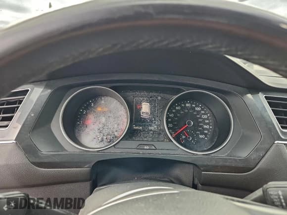 ✅ 2018 Volkswagen Tiguan SEL • VIN: 3VV3B7AX0JM068343 • Лот: 95180535. Опубликован ранее на Copart с пробегом 164 528 миль. Бесплатный доступ к архиву аукционных продаж из США и подробный отчёт об истории автомобиля на DreamBid. Изображение 9.