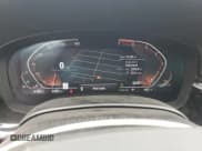 ✅ 2022 BMW 5 Series 530i xDrive • VIN: WBA13BJ09NCK19001 • Лот: 69786815. Опубликован ранее на Copart с пробегом 12 130 миль. Бесплатный доступ к архиву аукционных продаж из США и подробный отчёт об истории автомобиля на DreamBid. Изображение 9.