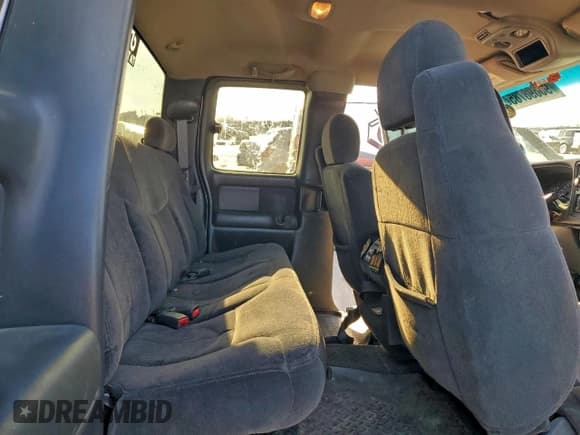 ✅ 2002 Chevrolet Silverado 2500HD LS • VIN: 1GCHC29192E142757 • Lot: 95698785. Wystawiony na Copart z przebiegiem 261 144 mil. Bezpłatny archiwum sprzedaży aukcyjnych z USA i szczegółowy raport historii pojazdu na DreamBid. Zdjęcie 10.