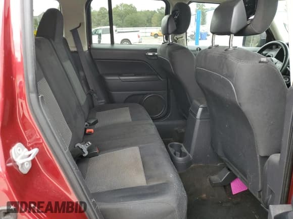 ✅ 2014 Jeep Patriot Latitude • VIN: 1C4NJPFA4ED618465 • Лот: 90468035. Опубликован ранее на Copart с пробегом 187 916 миль. Бесплатный доступ к архиву аукционных продаж из США и подробный отчёт об истории автомобиля на DreamBid. Изображение 11.