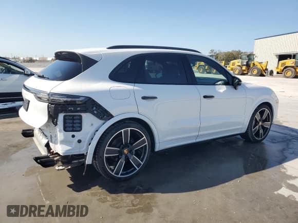 ✅ 2020 Porsche Cayenne S • VIN: WP1AB2AY1LDA27430 • Lot: 45220325. Wystawiony na Copart z przebiegiem 20 008 mil. Bezpłatny archiwum sprzedaży aukcyjnych z USA i szczegółowy raport historii pojazdu na DreamBid. Zdjęcie 3.