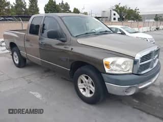 2007 Dodge 1500 ST z VIN 1D7HA18K57J540109, wystawiony jako IAAI lot #42807587 z przebiegiem 186 822 mil mil oraz . Historia ofert i sprzedaży dostępna na DreamBid. Obrazek 1.