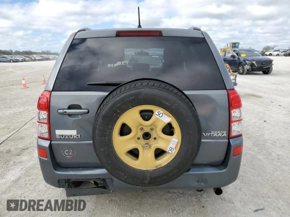✅ 2006 Suzuki Grand Vitara Luxury • VIN: JS3TE947X64103407 • Лот: 84637044. Опубликован ранее на Copart с пробегом 112 520 миль. Бесплатный доступ к архиву аукционных продаж из США и подробный отчёт об истории автомобиля на DreamBid. Изображение 6.