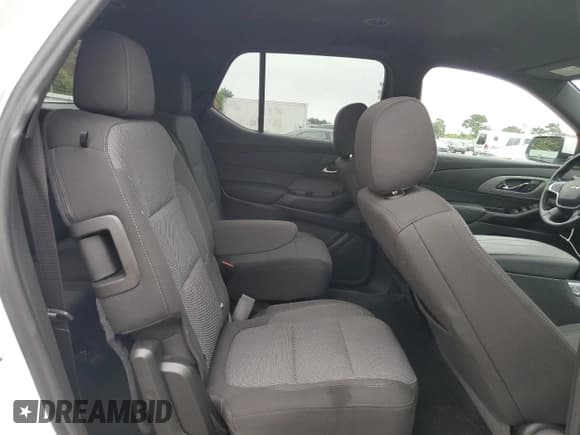 ✅ 2023 Chevrolet Traverse LT Cloth • VIN: 1GNERGKWXPJ175177 • Lot: 66147504. Wystawiony na Copart z przebiegiem 22 893 mil. Bezpłatny archiwum sprzedaży aukcyjnych z USA i szczegółowy raport historii pojazdu na DreamBid. Zdjęcie 11.