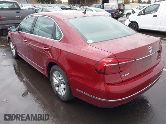 ✅ 2017 Volkswagen Passat S • VIN: 1VWAT7A39HC049038 • Лот: 43634520. Опубликован ранее на IAAI с пробегом 75 547 миль. Бесплатный доступ к архиву аукционных продаж из США и подробный отчёт об истории автомобиля на DreamBid. Изображение 3.