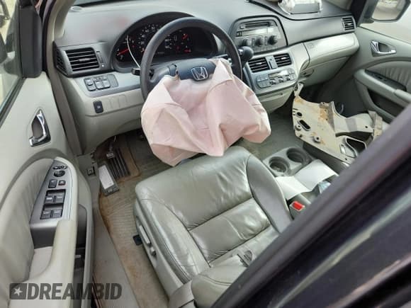 ✅ 2005 Honda Odyssey EX-L • VIN: 5FNRL38695B069173 • Lot: 82425035. Listed on Copart with 174,934 mi. Free auction sales archive from the USA and detailed vehicle history report at DreamBid. Image 8.