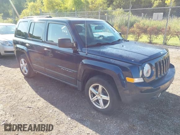 ✅ 2016 Jeep Patriot Sport • VIN: 1C4NJPBBXGD801662 • Lot: 43111217. Listed on IAAI with 177,822 mi. Free auction sales archive from the USA and detailed vehicle history report at DreamBid. Image 1.