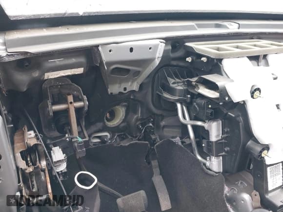 ✅ 2015 Jeep Grand Cherokee Overland • VIN: 1C4RJFCG1FC894789 • Lot: 38811798. Listed on IAAI with Not provided. Free auction sales archive from the USA and detailed vehicle history report at DreamBid. Image 7.