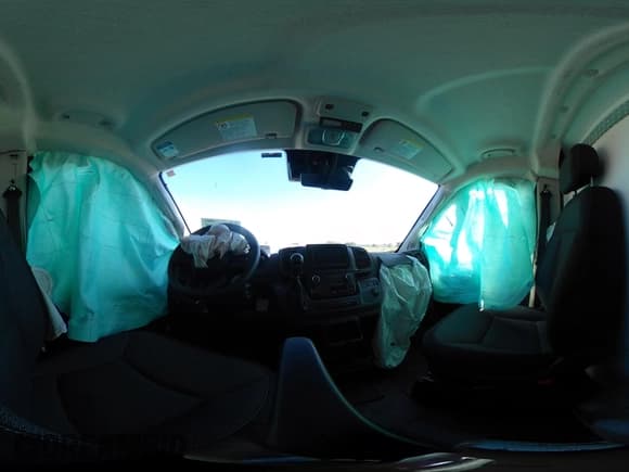 ✅ 2022 Ram ProMaster Cargo • VIN: 3C6MRVJG0NE137266 • Lot: 43007768. Wystawiony na IAAI z przebiegiem 111 178 mil. Bezpłatny archiwum sprzedaży aukcyjnych z USA i szczegółowy raport historii pojazdu na DreamBid. Zdjęcie 18.