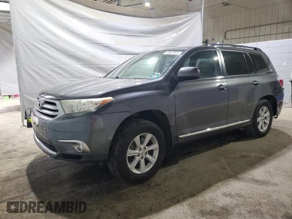 ✅ 2013 Toyota Highlander Plus • VIN: 5TDBK3EH3DS186140 • Lot: 85667625. Listed on Copart with 136,334 mi. Free auction sales archive from the USA and detailed vehicle history report at DreamBid. Image 1.