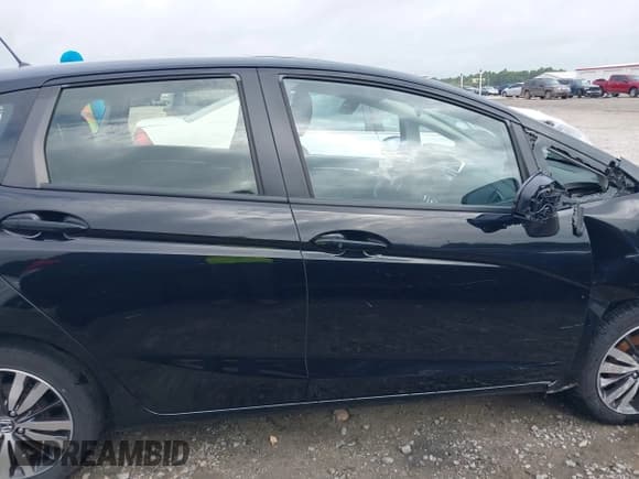✅ 2016 Honda Fit EX • VIN: JHMGK5H72GX035243 • Lot: 42700650. Listed on IAAI with 145,343 mi. Free auction sales archive from the USA and detailed vehicle history report at DreamBid. Image 13.