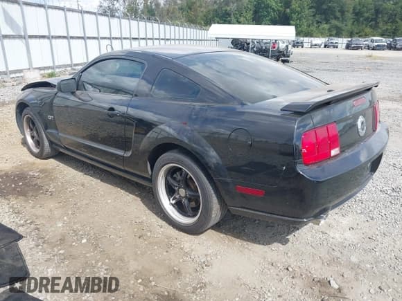 ✅ 2007 Ford Mustang GT Deluxe • VIN: 1ZVHT82H675250977 • Лот: 43314696. Опубликован ранее на IAAI с пробегом 152 490 миль. Бесплатный доступ к архиву аукционных продаж из США и подробный отчёт об истории автомобиля на DreamBid. Изображение 3.