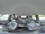 ✅ 2019 Jeep Cherokee Altitude • VIN: 1C4PJMLN2KD294717 • Lot: 69277995. Wystawiony na Copart z przebiegiem 95 696 mil. Bezpłatny archiwum sprzedaży aukcyjnych z USA i szczegółowy raport historii pojazdu na DreamBid. Zdjęcie 15.